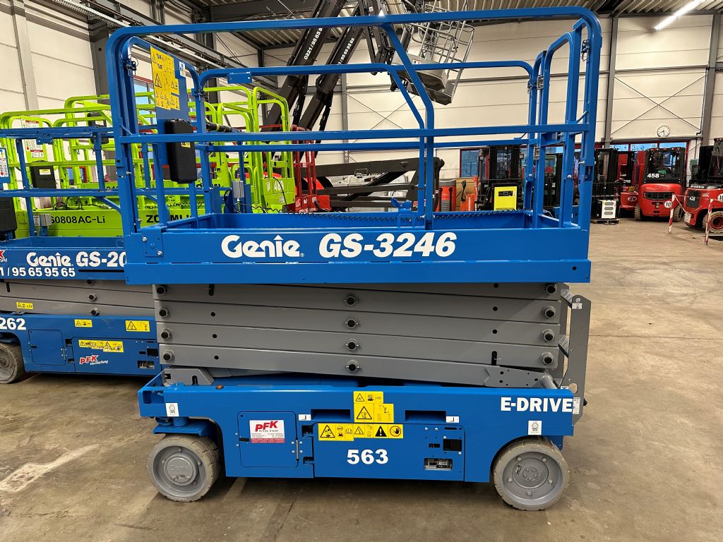 Genie GS3246e Scherenarbeitsb�hne www.pfk.de