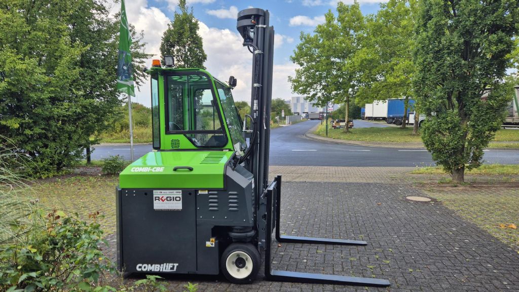 Combilift-CBE3000-Vierwege Frontstapler-http://www.regio-stapler.de