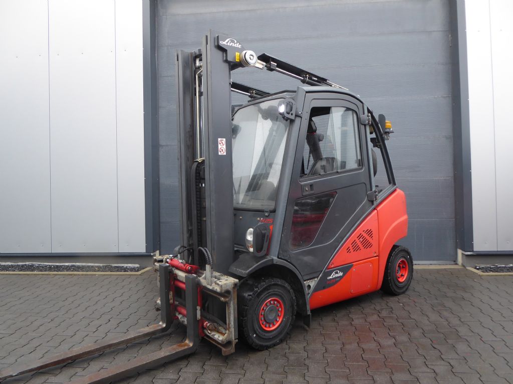 Linde H25D-02 Dieselstapler www.sks-stapler.at