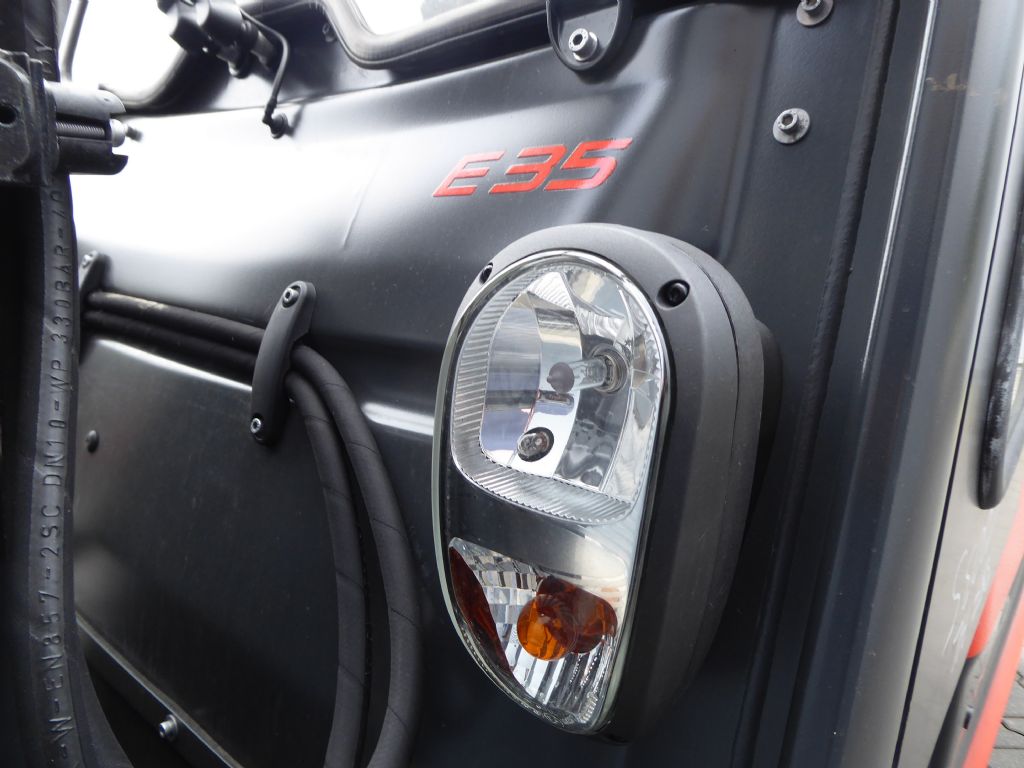 Linde E35HL-01 Elektro 4 Rad-Stapler www.rf-stapler.de Linde E35HL-01 Elektro 4 Rad-Stapler www.rf-stapler.de