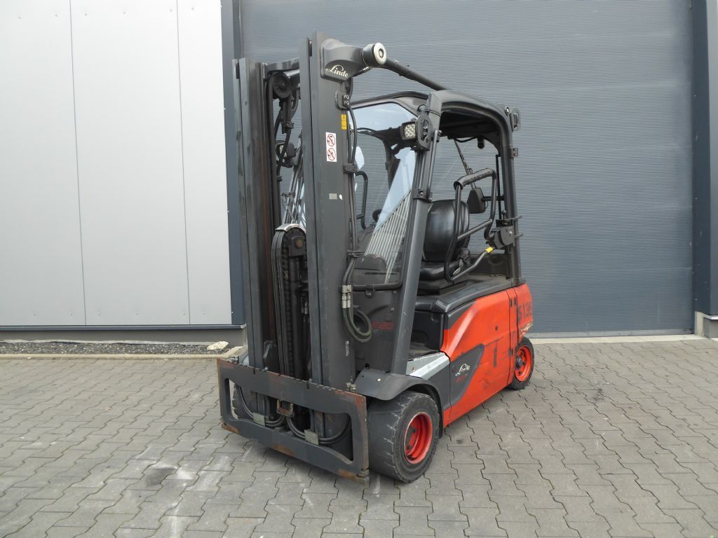 Linde E20PL-02 Elektro 4 Rad-Stapler www.sks-stapler.at