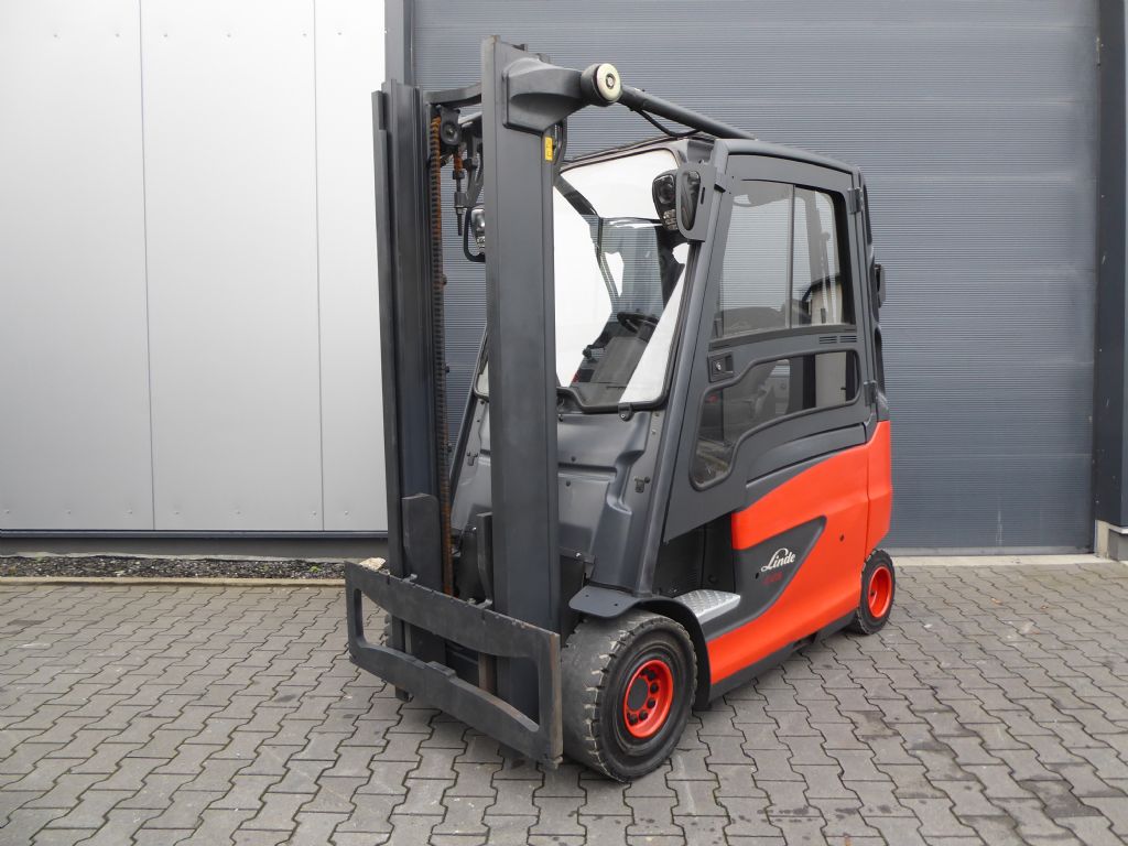 Linde E25HL-01/600 Elektro 4 Rad-Stapler www.sks-stapler.at