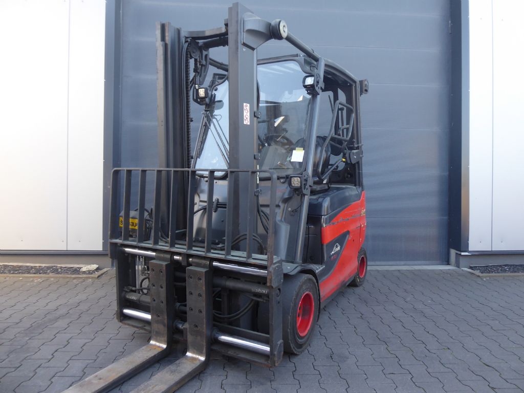 Linde E30HL-01/600 Elektro 4 Rad-Stapler www.sks-stapler.at