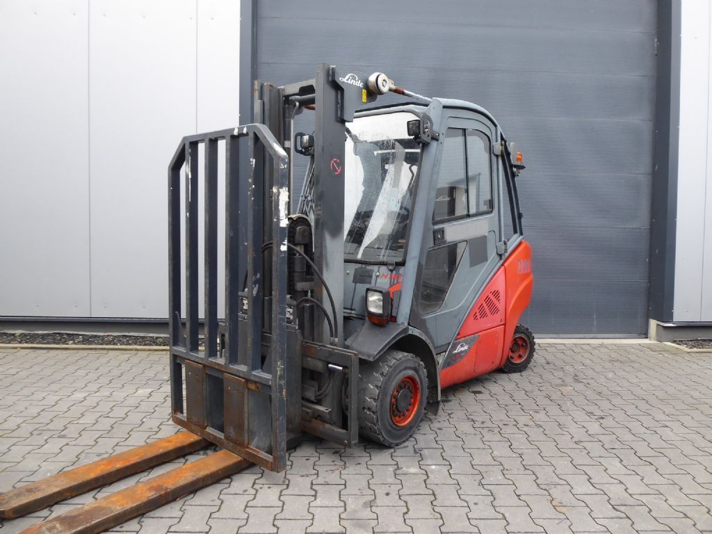Linde H30D-02 Dieselstapler www.zeidlerstapler.at