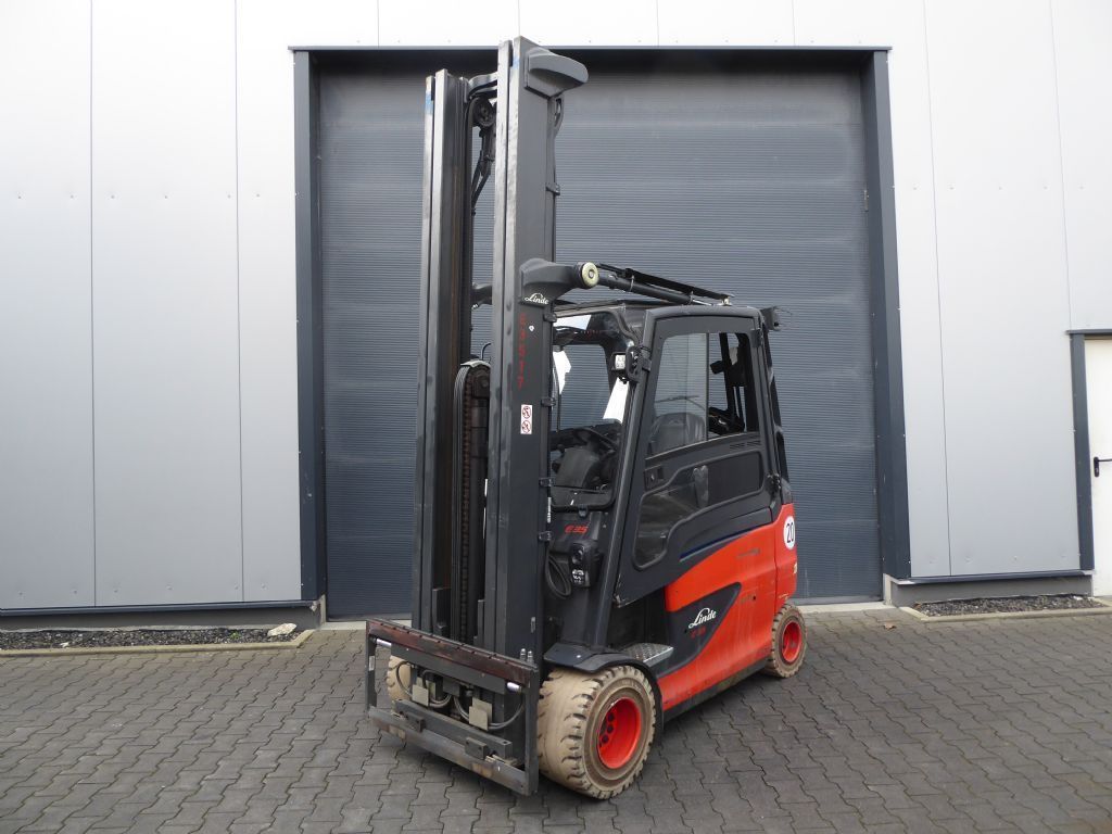 Linde E35L-01 Elektro 4 Rad-Stapler www.zeidlerstapler.at