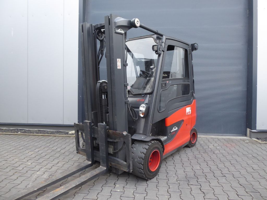 Linde E35L-01 Elektro 4 Rad-Stapler www.zeidlerstapler.at
