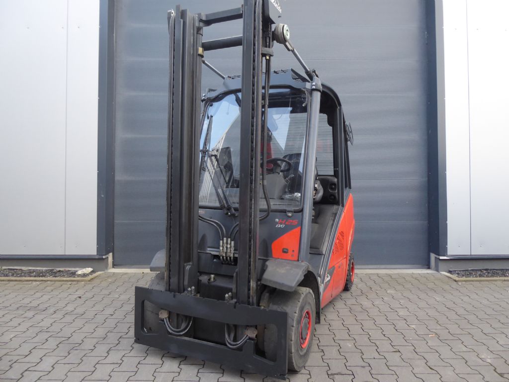 Linde H25D-02 Dieselstapler www.sks-stapler.at