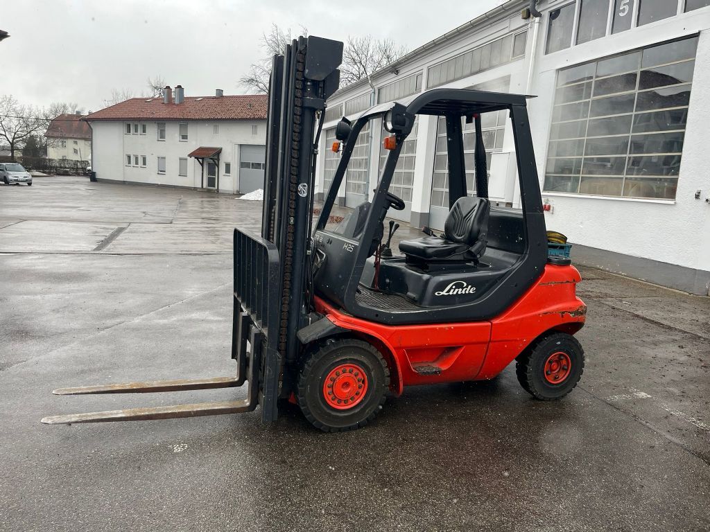 Linde H25D-01 Dieselstapler www.sks-stapler.at