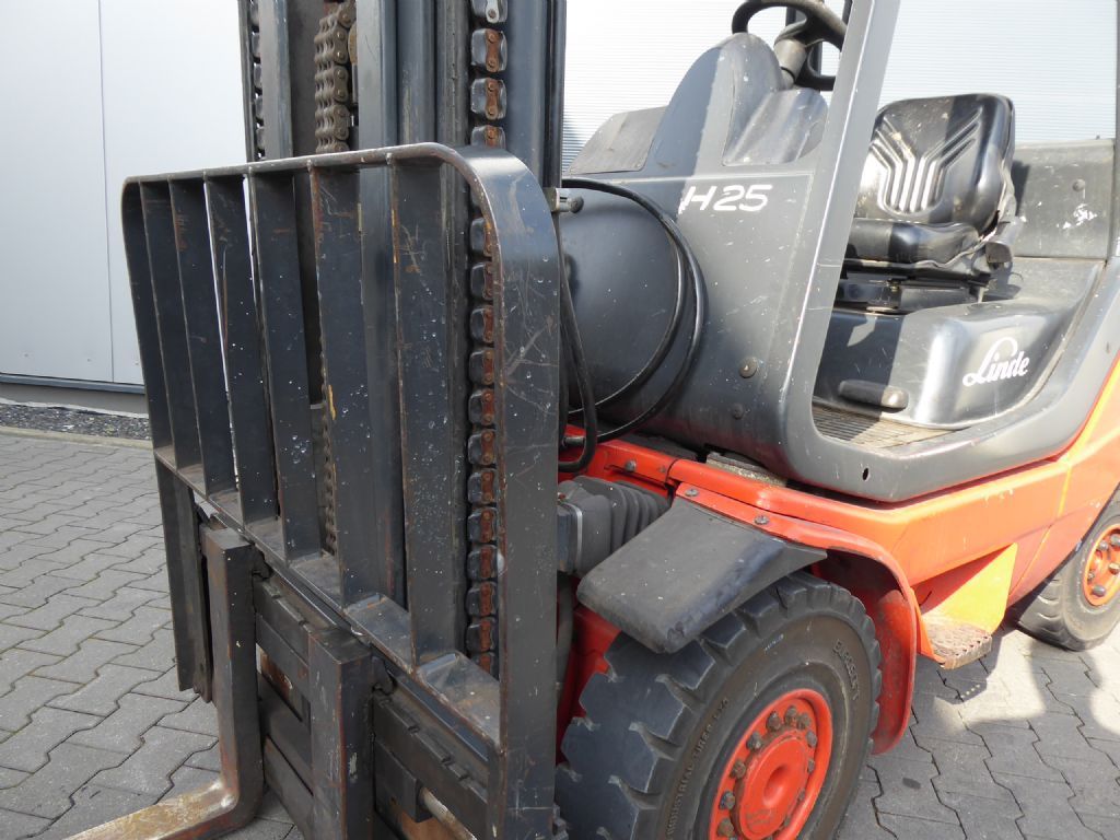 Linde H25D-01 Dieselstapler www.rf-stapler.de