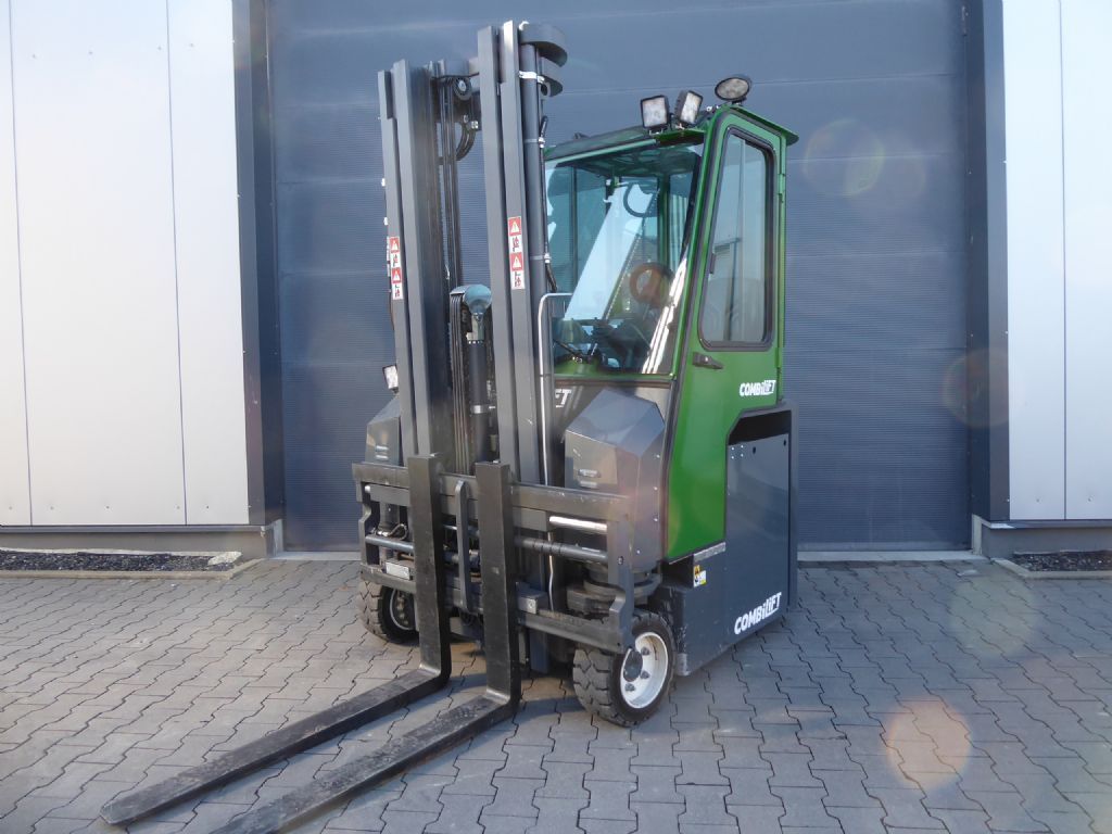 Combilift CBE3000 Vierwege Seitenstapler www.zeidlerstapler.at