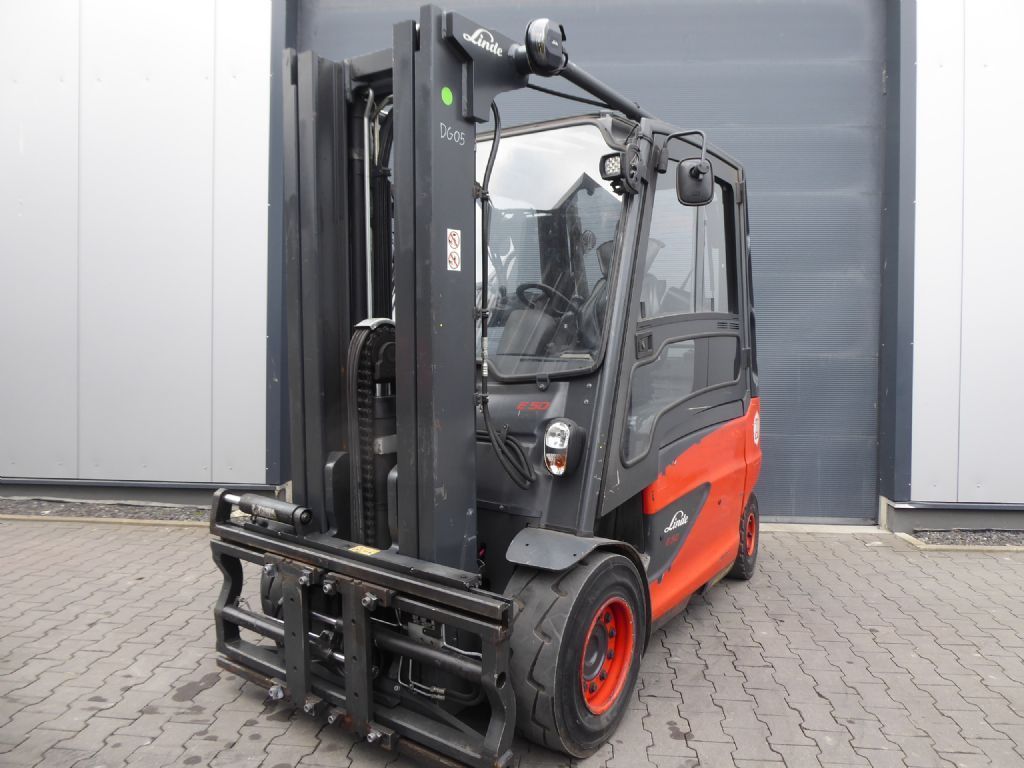 Linde E50HL-01 Elektro 4 Rad-Stapler www.sks-stapler.at
