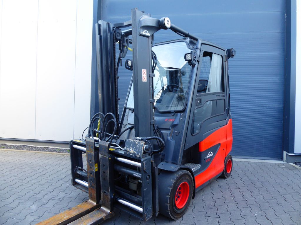 Linde E30HL-01/600 Elektro 4 Rad-Stapler www.sks-stapler.at