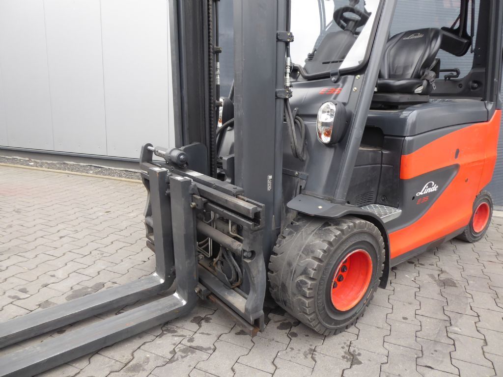 Linde E35HL-01 Elektro 4 Rad-Stapler www.sks-stapler.at