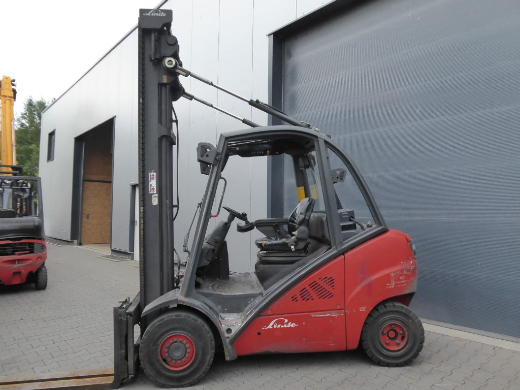 Linde H30D-02 Dieselstapler www.rf-stapler.de Linde H30D-02 Dieselstapler www.rf-stapler.de