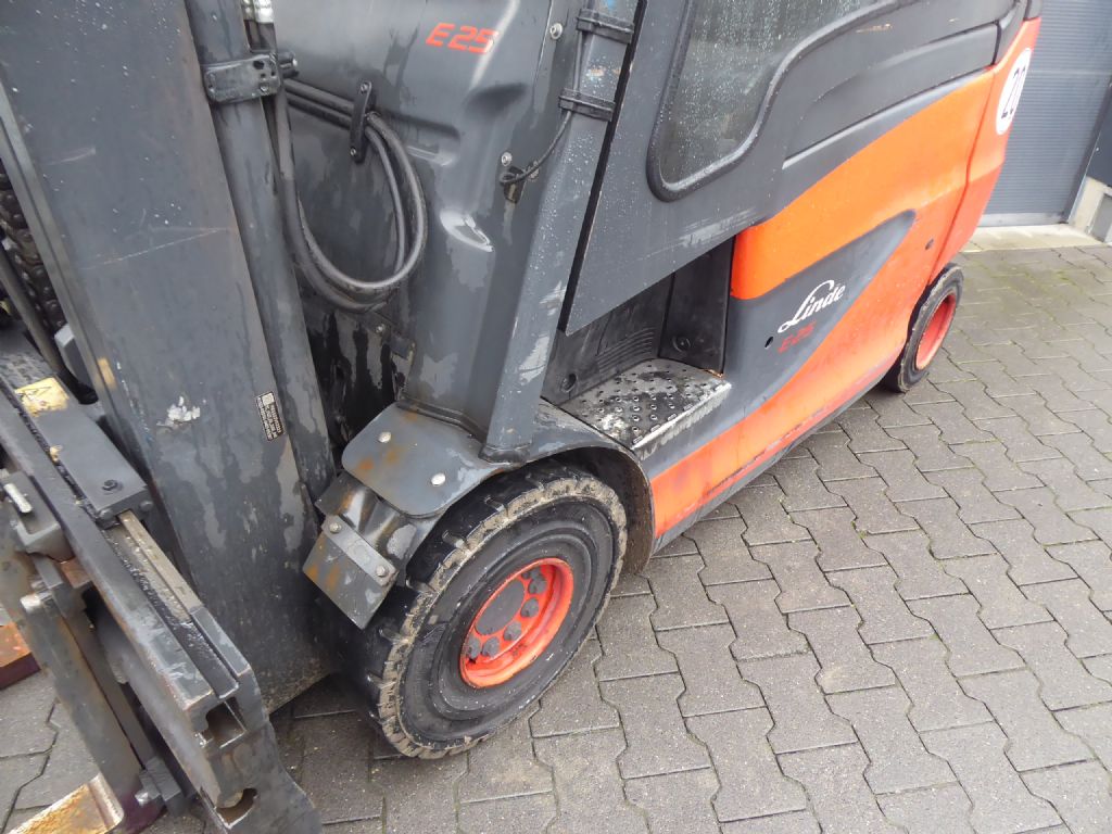 Linde E25HL-01/600 Elektro 4 Rad-Stapler www.rf-stapler.de Linde E25HL-01/600 Elektro 4 Rad-Stapler www.rf-stapler.de