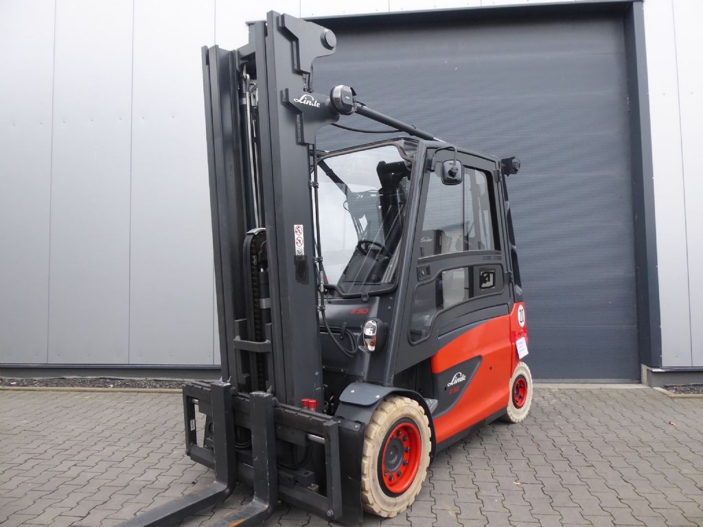Linde E50HL-01/600 Elektro 4 Rad-Stapler www.sks-stapler.at