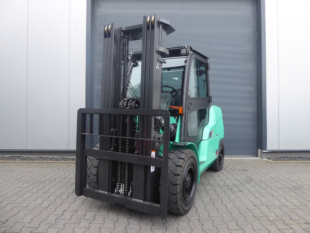 Mitsubishi FD50NT Dieselstapler www.sks-stapler.at