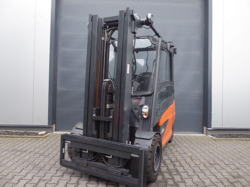 Linde E50HL-01/600 Elektro 4 Rad-Stapler www.sks-stapler.at