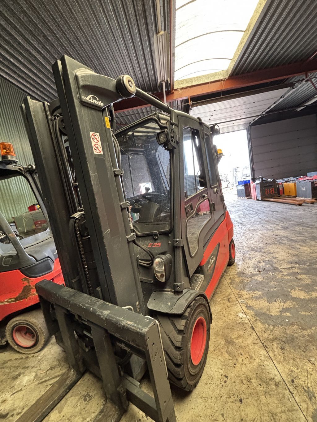 Linde E35L-01 Elektro 4 Rad-Stapler www.sks-stapler.at