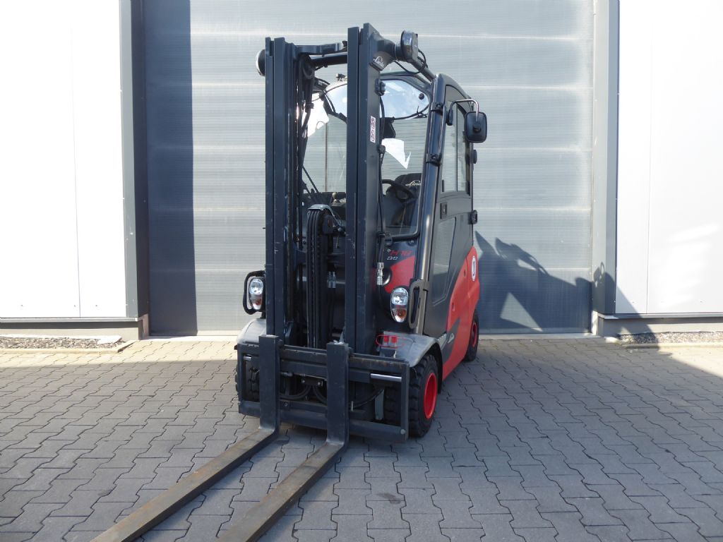 Linde H18D-02 Dieselstapler www.sks-stapler.at