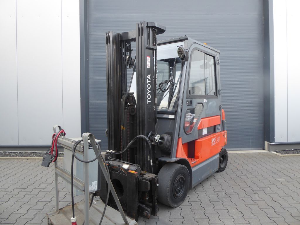 Toyota 7FBMF25 Elektro 4 Rad-Stapler www.sks-stapler.at