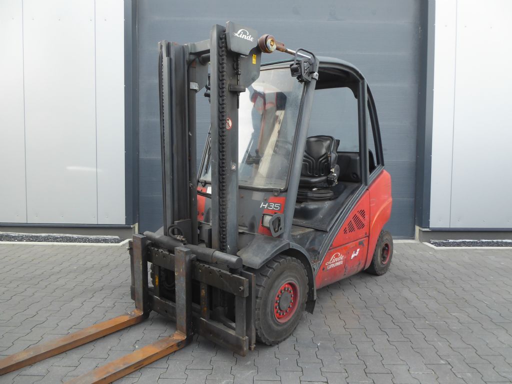 Linde H35T-01 Treibgasstapler www.zeidlerstapler.at