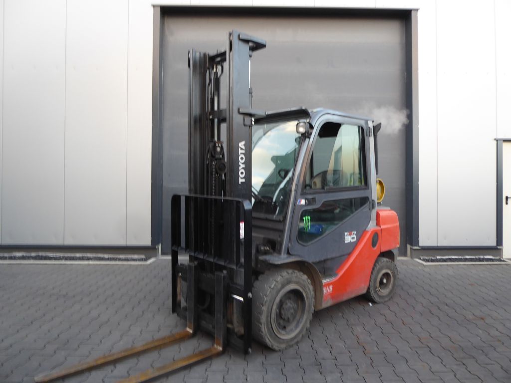 Toyota 02-8FGF30 Treibgasstapler www.sks-stapler.at