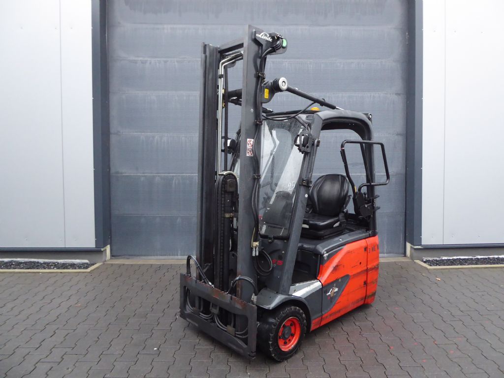 Linde E15-02 Elektro 3 Rad-Stapler www.sks-stapler.at