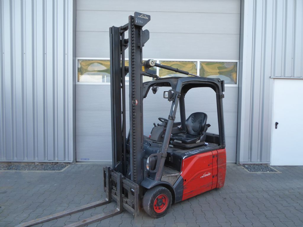 Linde E16-01 Elektro 3 Rad-Stapler www.stapler-wiener.at Linde E16-01 Elektro 3 Rad-Stapler www.stapler-wiener.at