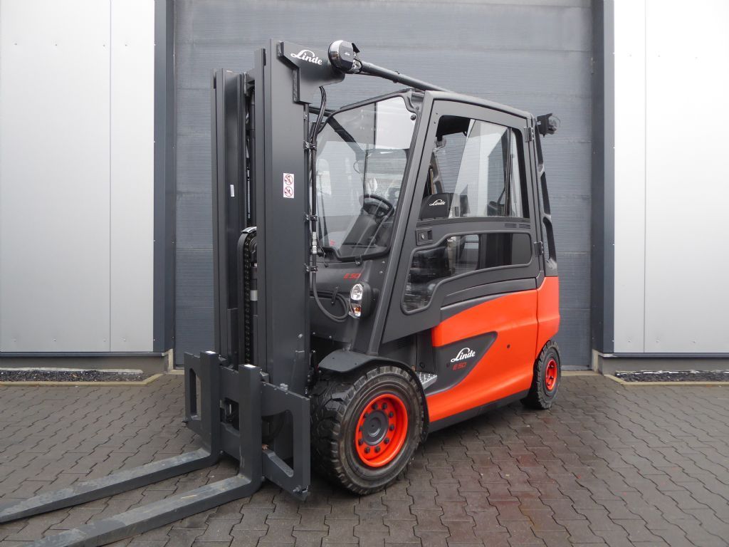 Linde E50HL-01 Elektro 4 Rad-Stapler www.sks-stapler.at
