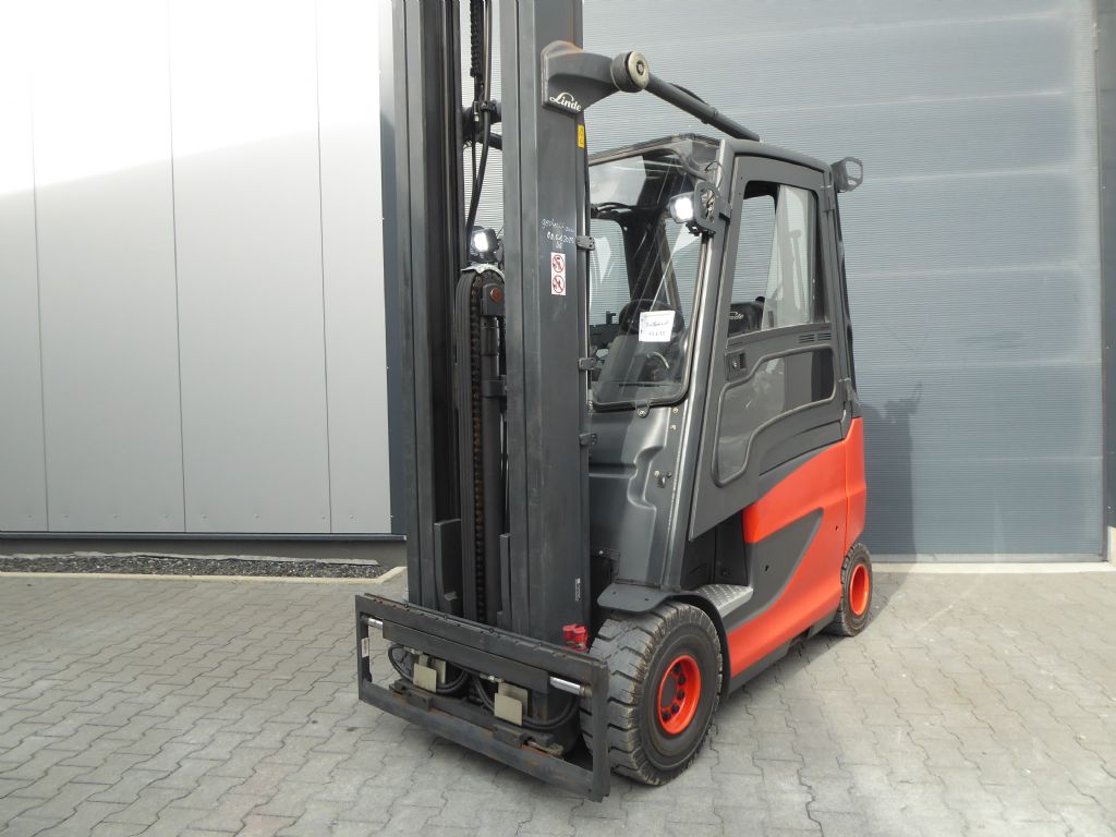 Linde E20-01/600 Elektro 4 Rad-Stapler www.stapler-wiener.at Linde E20-01/600 Elektro 4 Rad-Stapler www.stapler-wiener.at