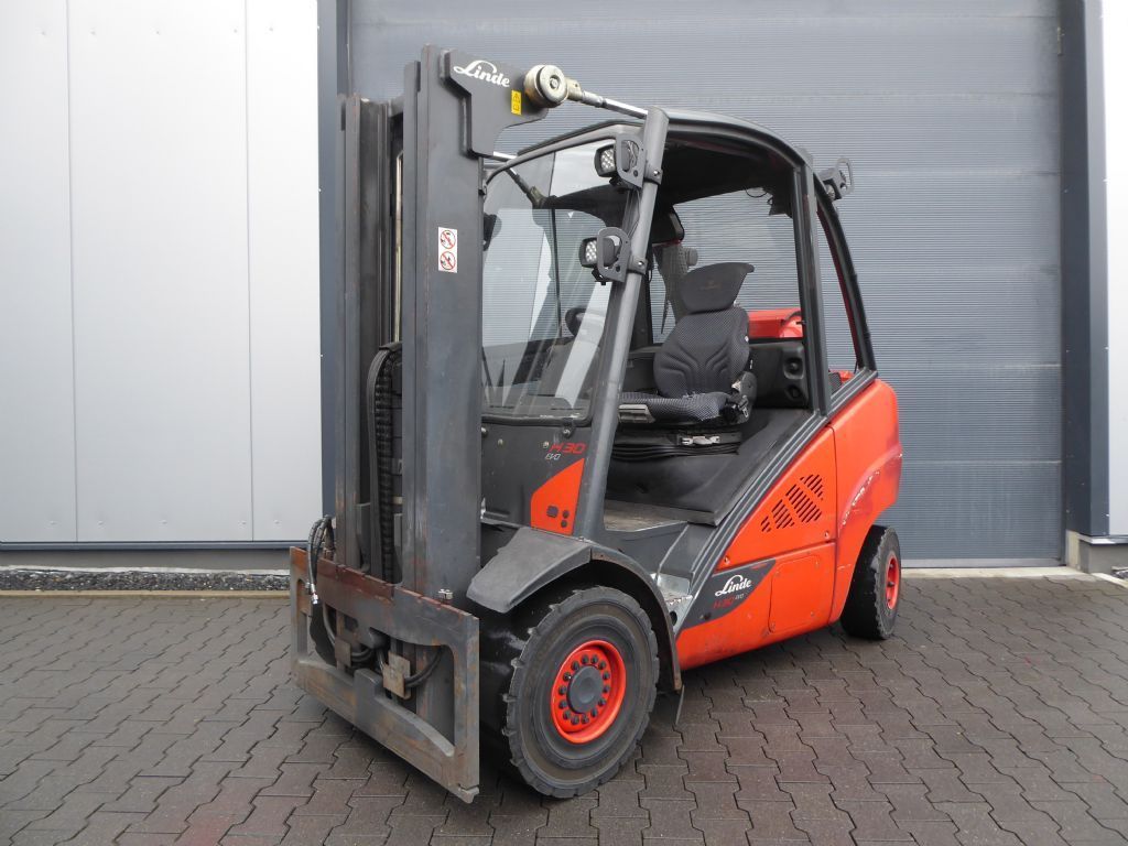 Linde H30T-02 Treibgasstapler www.zeidlerstapler.at