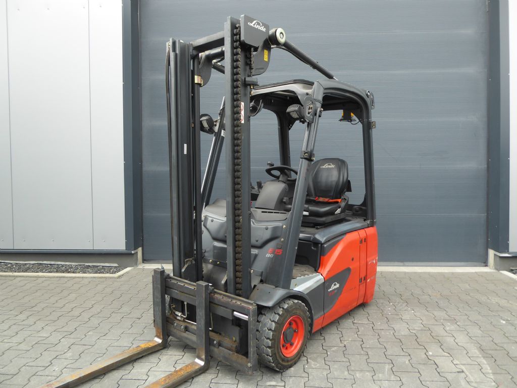 Linde E15-02 Elektro 3 Rad-Stapler www.sks-stapler.at