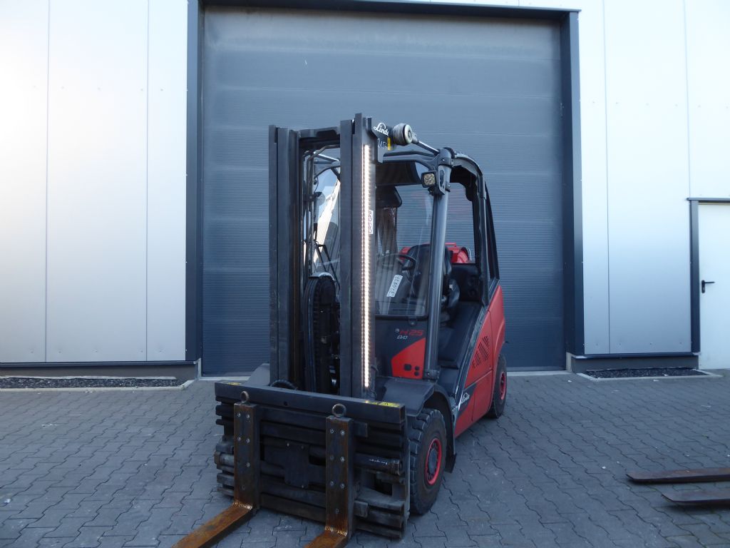 Linde H25T-02 Treibgasstapler www.rs-staplertechnik.de