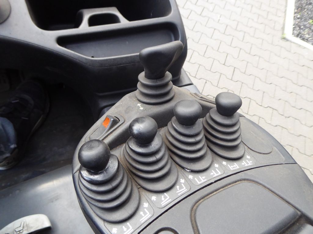 Linde E25L Elektro 4 Rad-Stapler www.rf-stapler.de Linde E25L Elektro 4 Rad-Stapler www.rf-stapler.de