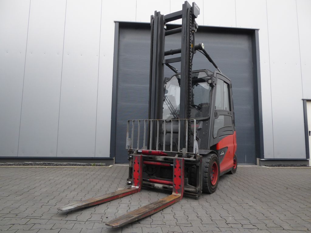 Linde E50HL-01 Elektro 4 Rad-Stapler www.sks-stapler.at