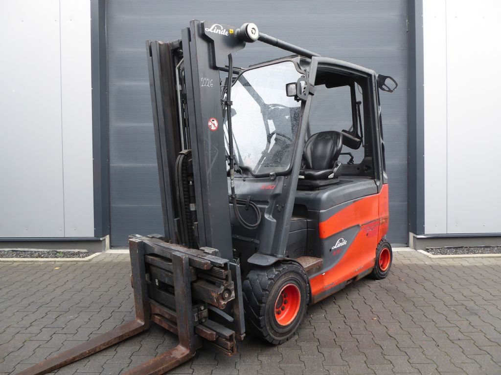 Linde E30HL-01/600 Elektro 4 Rad-Stapler www.rf-stapler.de
