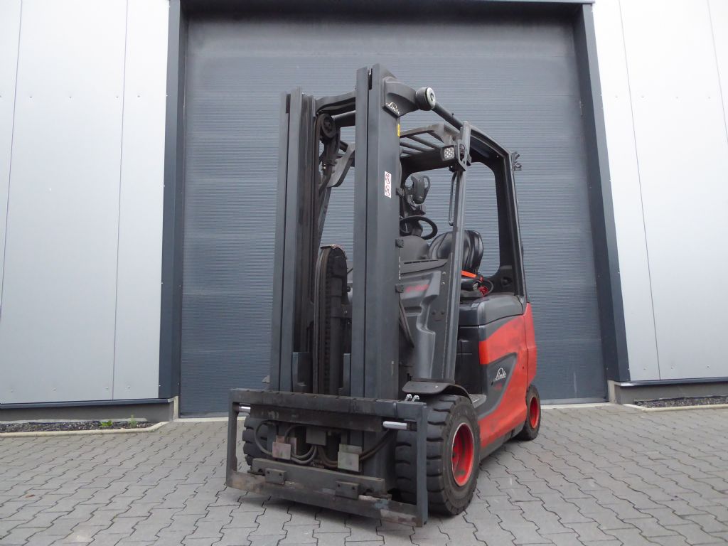 Linde E30H 01/600 Elektro 4 Rad-Stapler www.sks-stapler.at