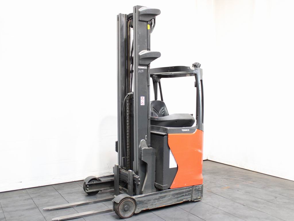 Linde R 12 B-01  1120 Schubmaststapler www.richter-gabelstapler.de