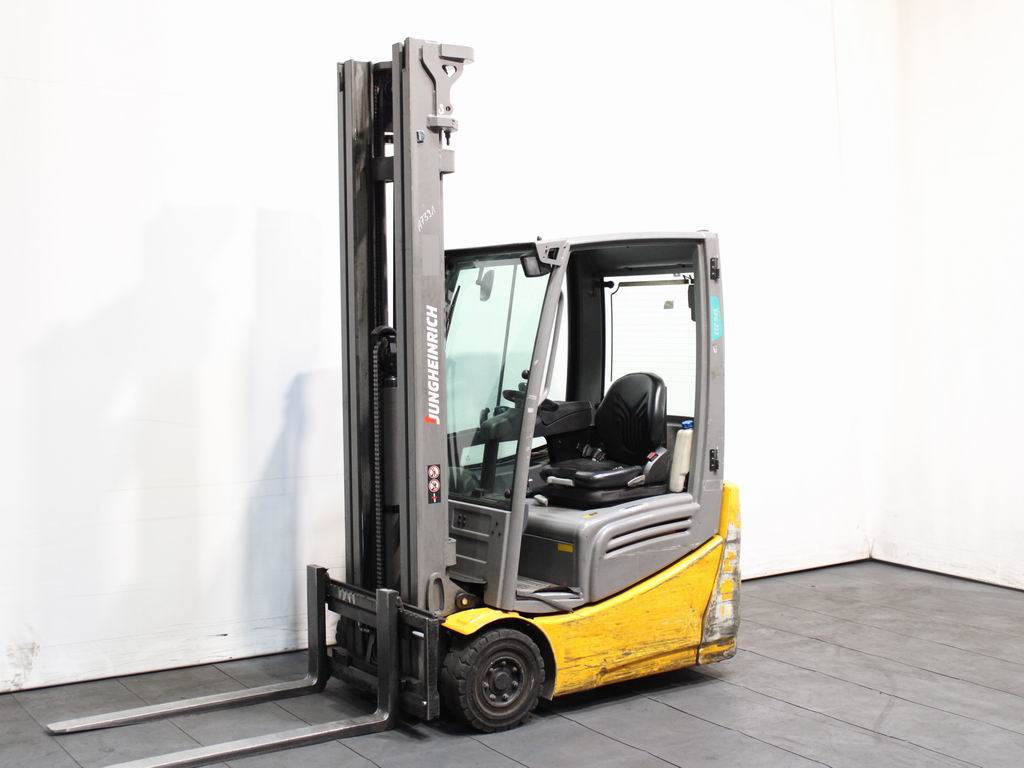 Jungheinrich EFG 213  GE80-650DZ Elektro 3 Rad-Stapler www.richter-gabelstapler.de