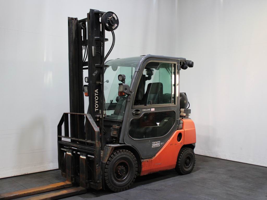 Toyota 02-8 FGF 25 LPG Forklifts www.richter-gabelstapler.de