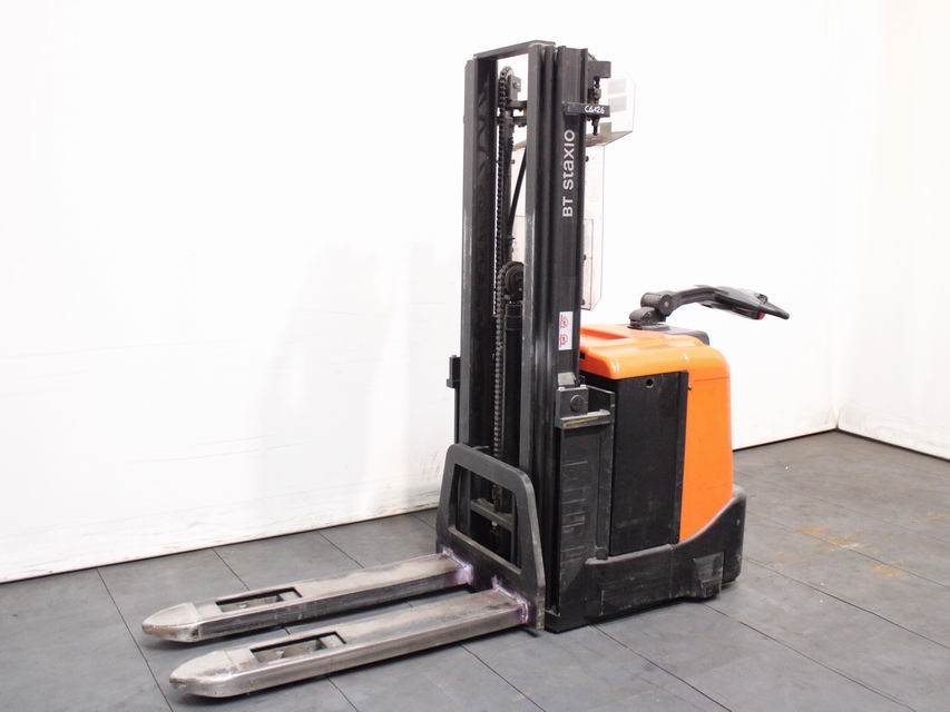 BT SPE 125 High Lift stacker www.richter-gabelstapler.de