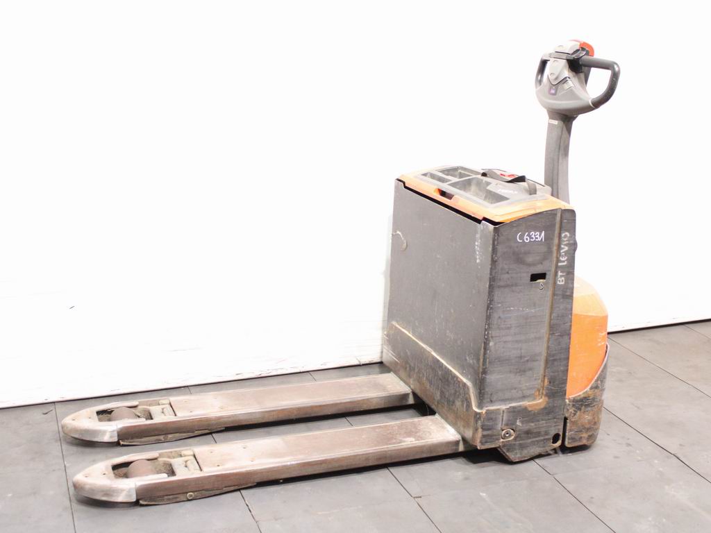 Toyota LWE 180 Niederhubwagen www.richter-gabelstapler.de