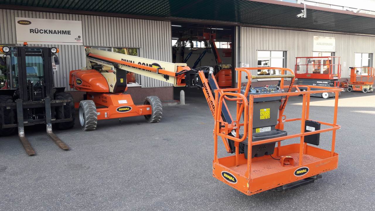 JLG E 600 JP Gelenkteleskopb�hne www.richter-gabelstapler.de