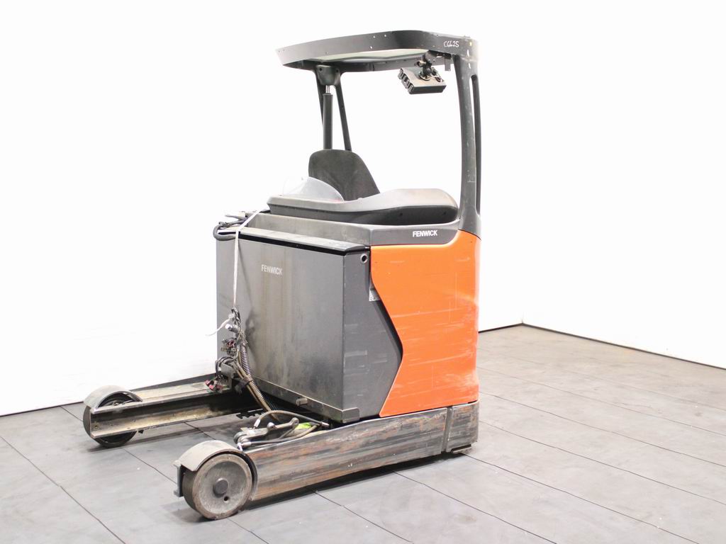 Linde R 14-01  1120 Schubmaststapler www.richter-gabelstapler.de