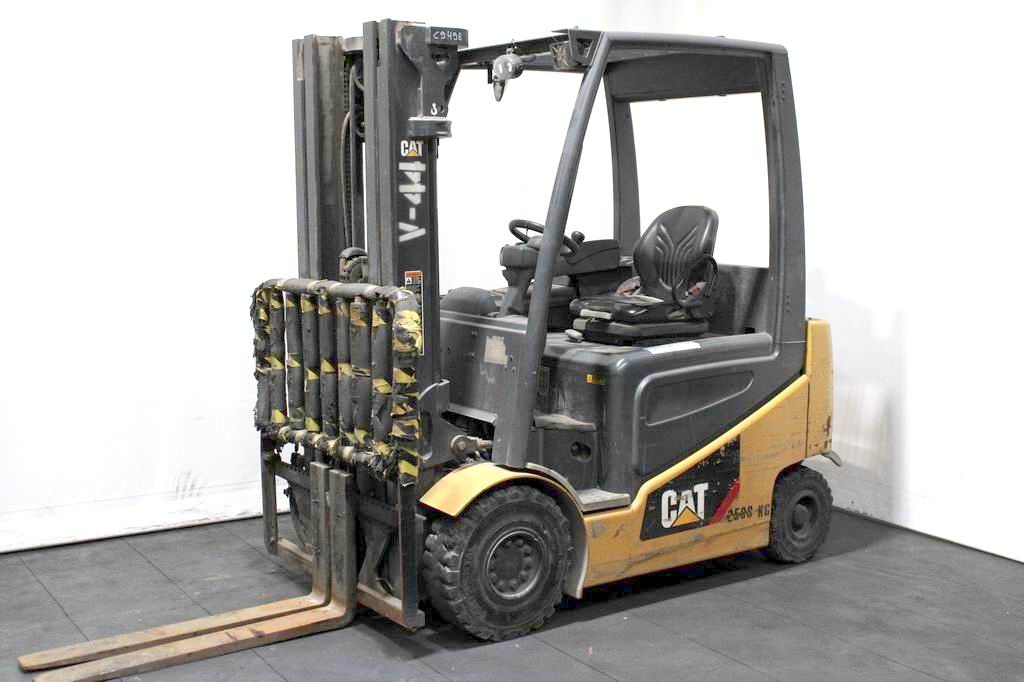 Caterpillar 2 EPC 5000 Elektro 4 Rad-Stapler www.richter-gabelstapler.de