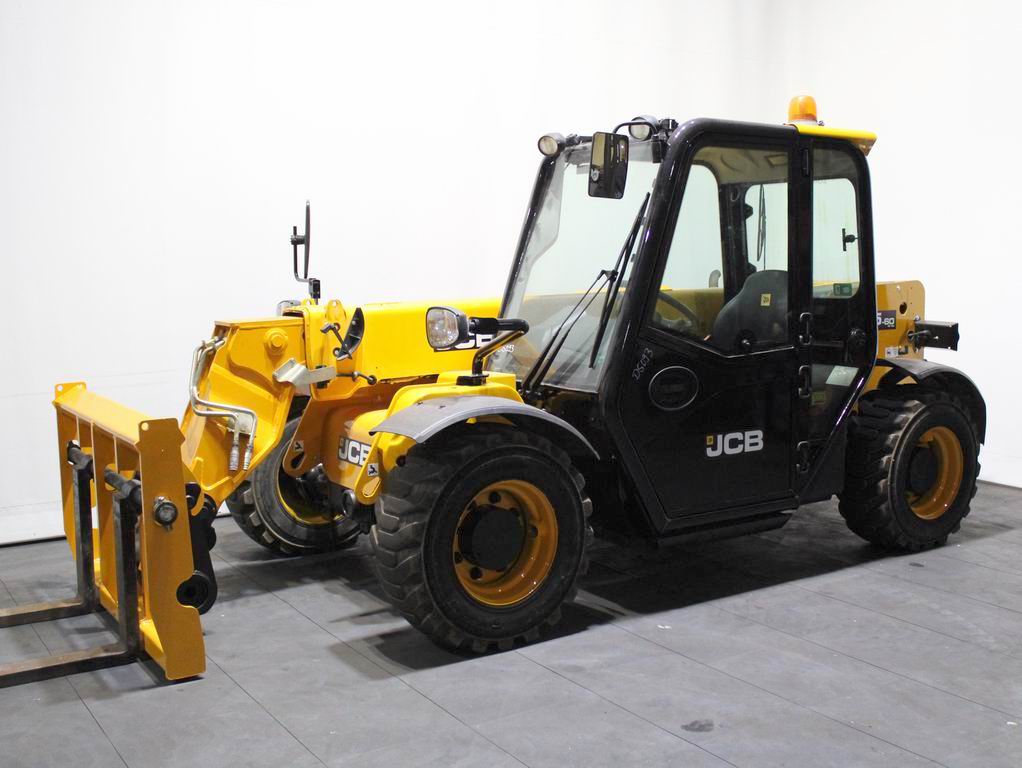 JCB 525-60T4 Teleskopstapler starr www.richter-gabelstapler.de