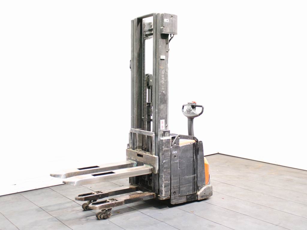 Toyota SWE 160 L Hochhubwagen www.richter-gabelstapler.de