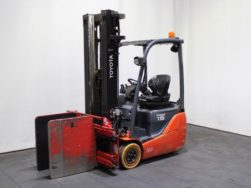 Toyota 8 FBET 15 Elektro 3 Rad-Stapler www.richter-gabelstapler.de