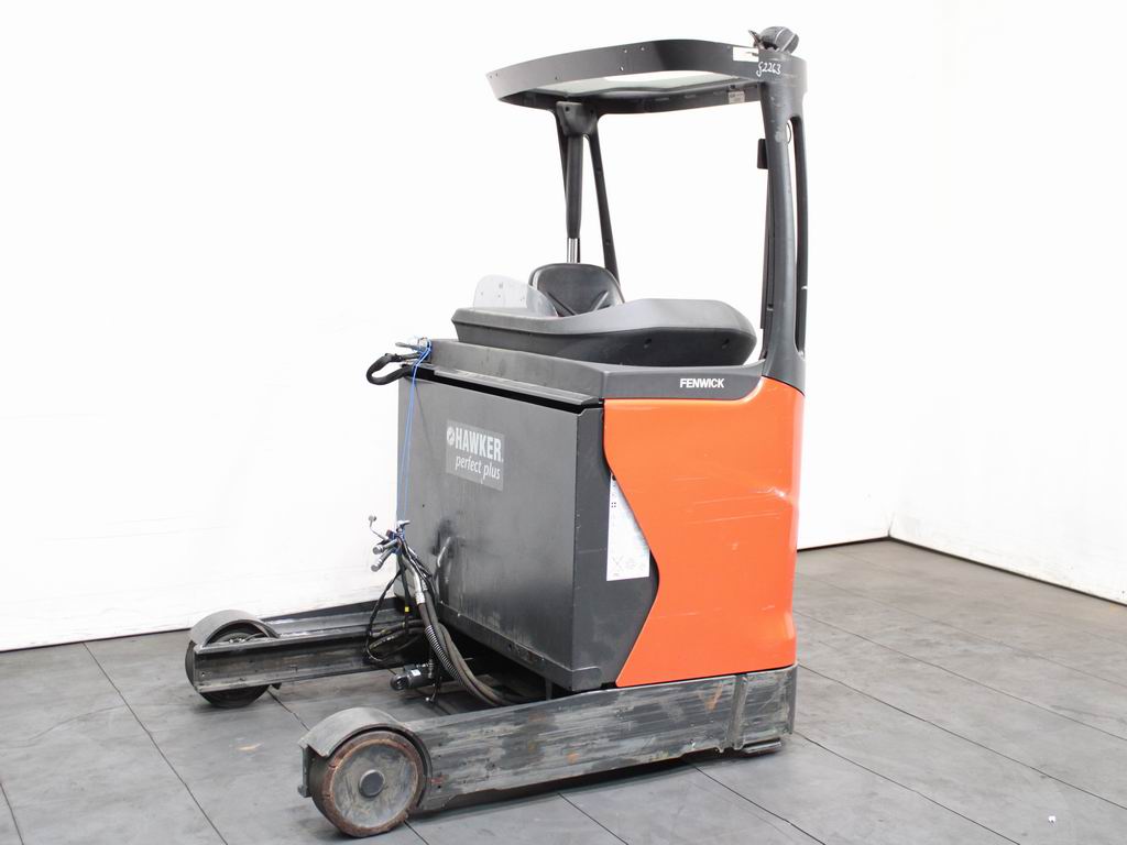 Linde R 12 B  1120 Schubmaststapler www.richter-gabelstapler.de